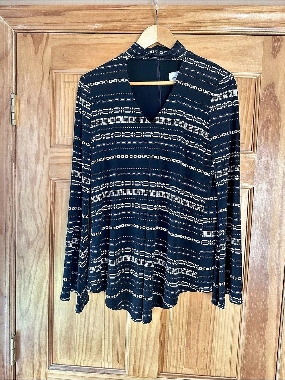 Joseph Ribkoff Geometric Tunic in Black & White Size Medium